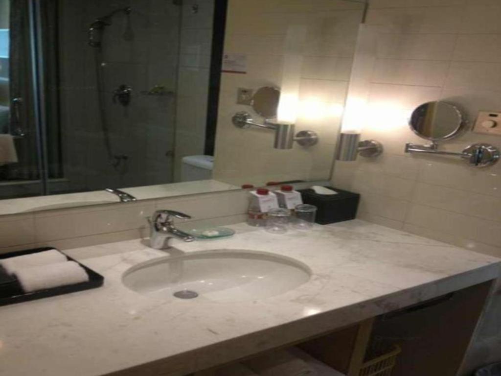 Ramada Plaza Shenyang Citycenter Exterior foto
